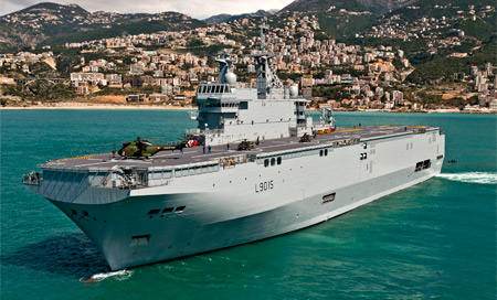 Francia suspende la entrega de portahelicópteros a Rusia